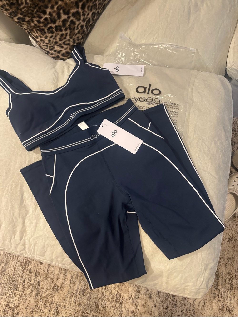 ALO Yoga navy blue and white piped set